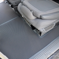 Автомобильные коврики EVA на Chrysler Town & Country V (2007->) 2 ряд: кресла 1+1 убираются в пол